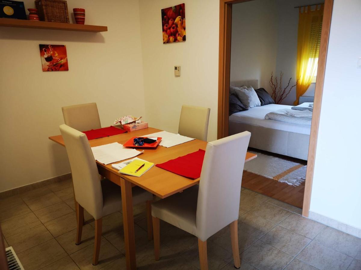Meszaros Apartman บุค ภายนอก รูปภาพ