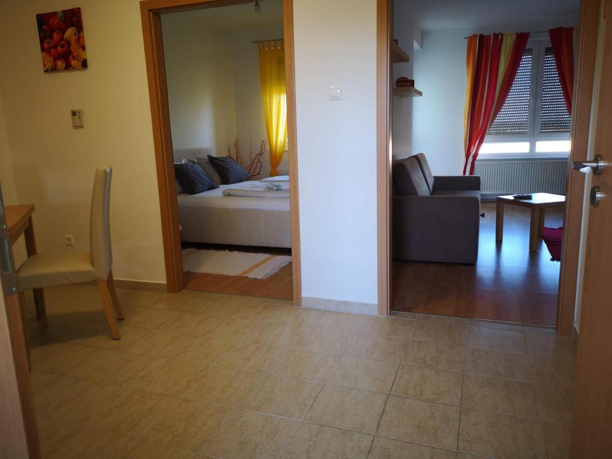 Meszaros Apartman บุค ภายนอก รูปภาพ