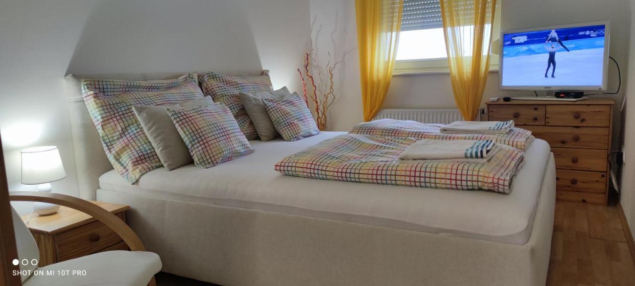 Meszaros Apartman บุค ภายนอก รูปภาพ