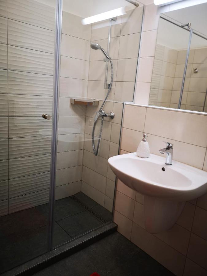 Meszaros Apartman บุค ภายนอก รูปภาพ