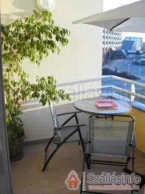 Meszaros Apartman บุค ภายนอก รูปภาพ