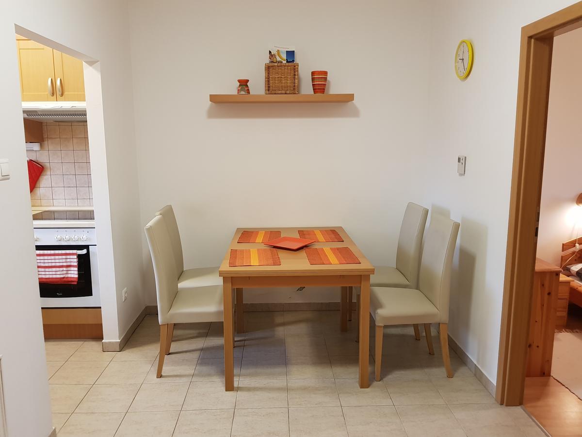 Meszaros Apartman บุค ภายนอก รูปภาพ