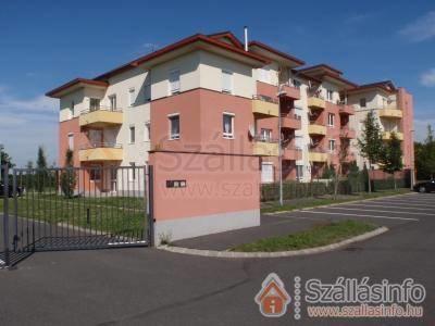 Meszaros Apartman บุค ภายนอก รูปภาพ