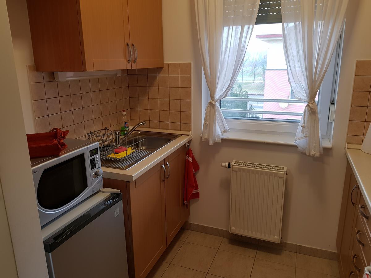 Meszaros Apartman บุค ภายนอก รูปภาพ